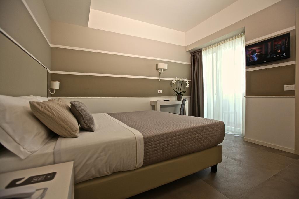 Hotel Ambassador Marotta Exteriér fotografie