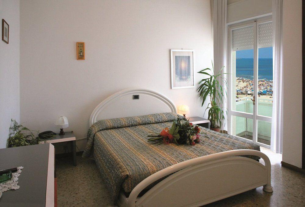 Hotel Ambassador Marotta Exteriér fotografie