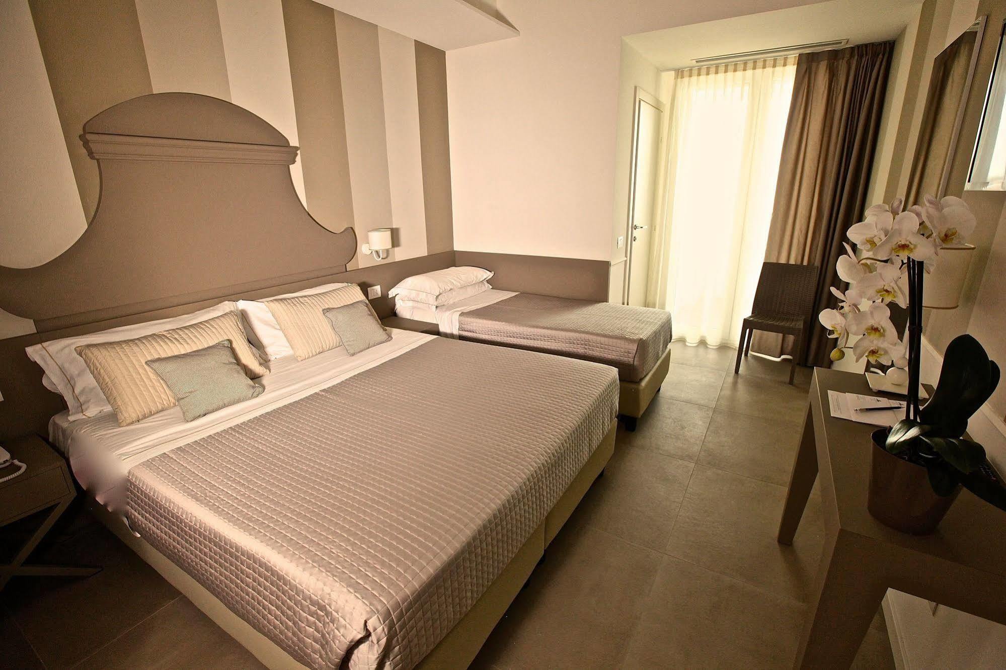 Hotel Ambassador Marotta Exteriér fotografie